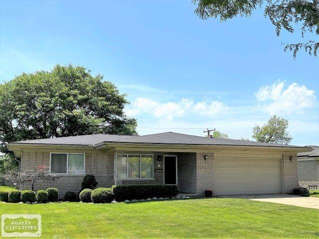 front view picture of 34169 Dryden Dr, Sterling Heights, MI. 48312