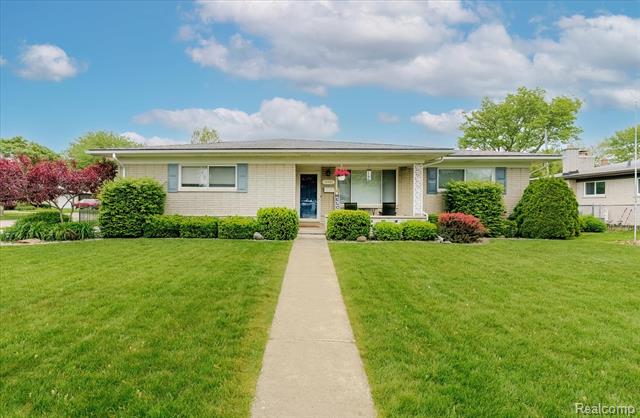 front view picture of 34482 Barnum Dr, Sterling Heights, MI. 48312