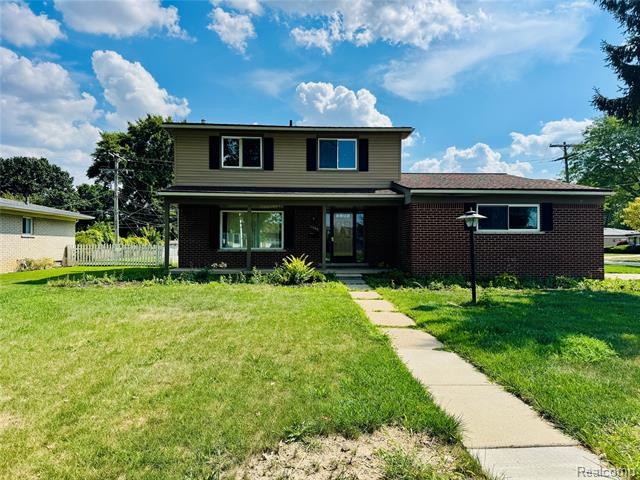 front view picture of 11406 Joslyn Dr, Sterling Heights, MI. 48312