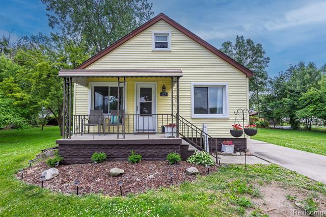 front view picture of 20470 Colman, Clinton Township, MI. 48035
