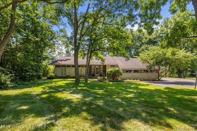 front view picture of 45167 9 Mile Rd, Northville, MI. 48167