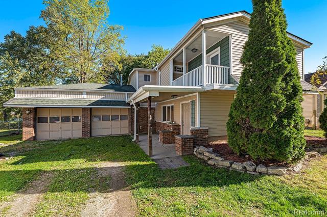 front view picture of 23489 Talbot, Clinton Township, MI. 48035