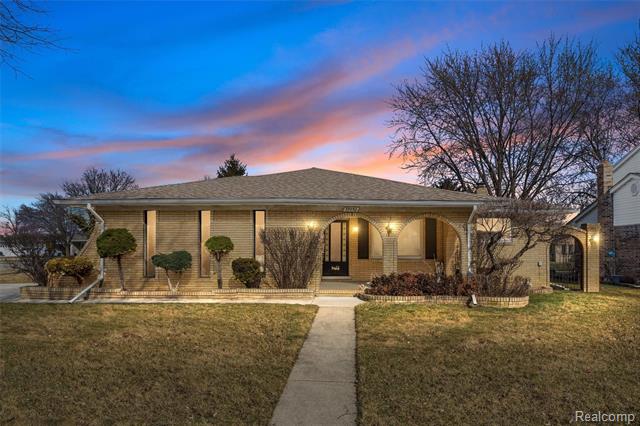front view picture of 35052 Shell Dr, Sterling Heights, MI. 48310