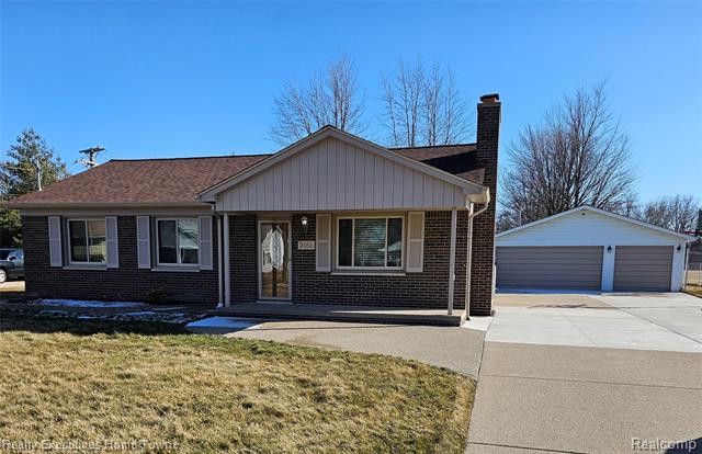 front view picture of 2458 Lindell Road, Sterling Heights, MI. 48310