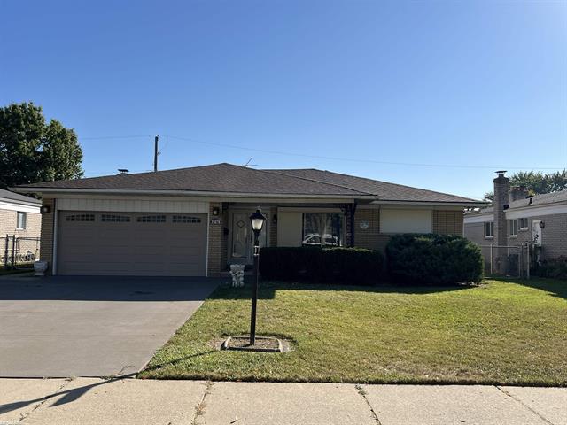 front view picture of 35078 Cavant Dr, Sterling Heights, MI. 48310