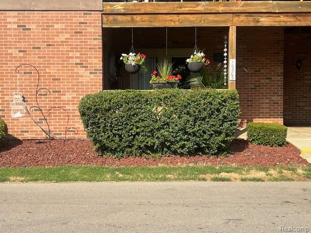 front view picture of 16505 Woodlane Rd, Fraser, MI. 48026