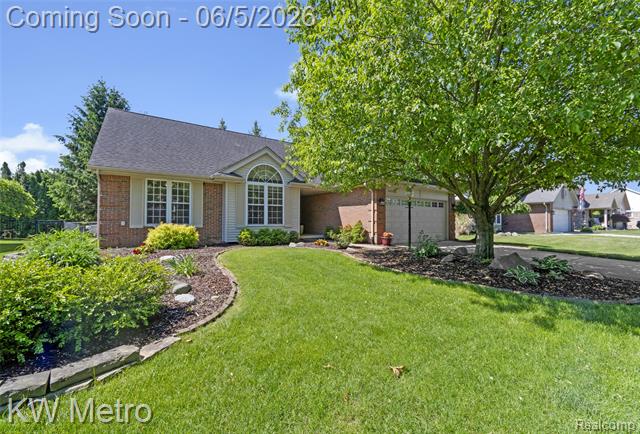 front view picture of 14584 Sundew Lane, Sterling Heights, MI. 48312