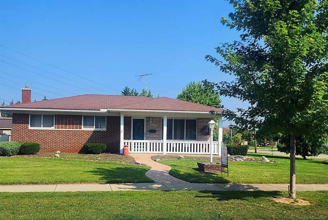 front view picture of 34489 Coachwood Dr, Sterling Heights, MI. 48312