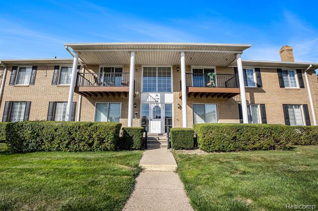 front view picture of 11720 E 15 Mile Rd, Sterling Heights, MI. 48312