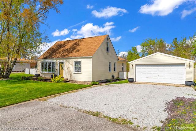 front view picture of 23901 Murray, Clinton Township, MI. 48035