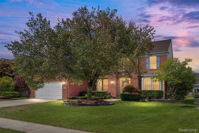 front view picture of 34653 Giannetti Dr, Sterling Heights, MI. 48312