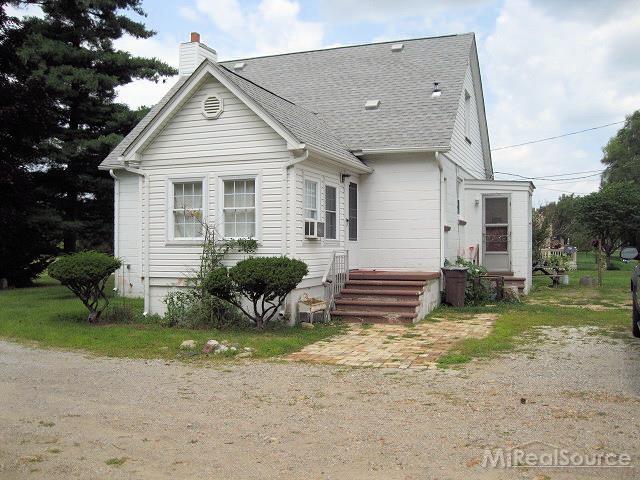 front view picture of 34470 Maple Lane Dr, Sterling Heights, MI. 48312