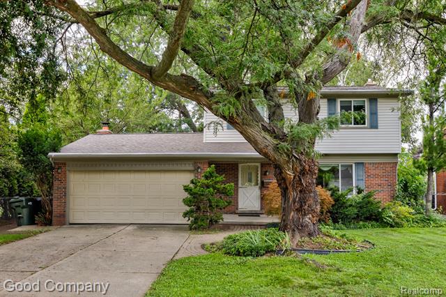 front view picture of 12227 Polara Dr, Sterling Heights, MI. 48312
