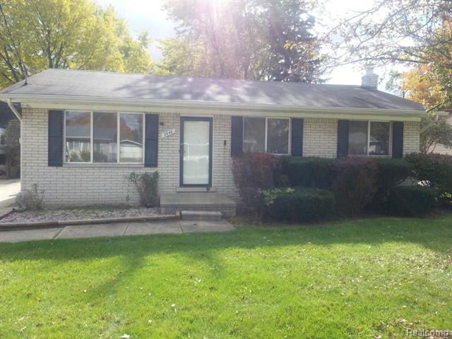 front view picture of 2448 Oakcrest Road, Sterling Heights, MI. 48310