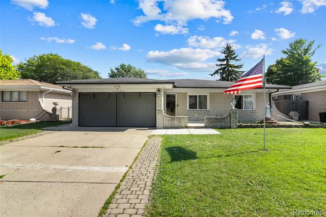 front view picture of 13670 Terra Santa Dr, Sterling Heights, MI. 48312
