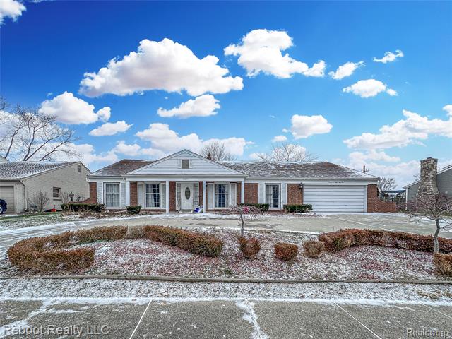 front view picture of 35851 Thornton Dr, Sterling Heights, MI. 48310