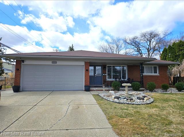 front view picture of 35665 Tina Dr, Sterling Heights, MI. 48310