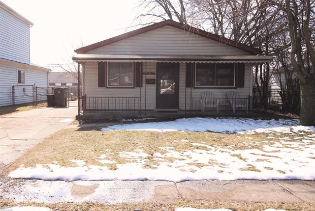 front view picture of 21156 Woodward, Clinton Township, MI. 48035