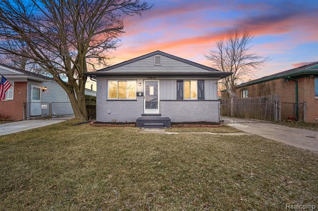front view picture of 19805 Vermander, Clinton Township, MI. 48035