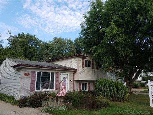 front view picture of 24725 Orchid, Harrison Township, MI. 48045