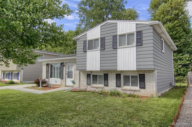 front view picture of 24715 Orchid, Harrison Township, MI. 48045