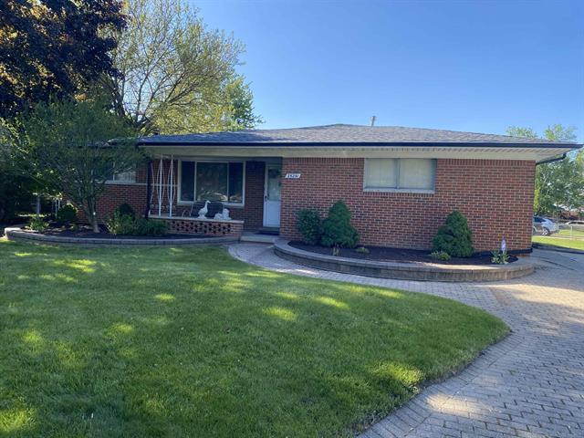 front view picture of 35251 Moravian Dr, Sterling Heights, MI. 48312