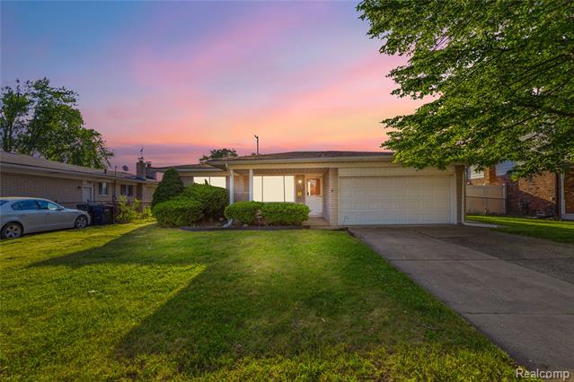 front view picture of 35074 Lana Lane, Sterling Heights, MI. 48312