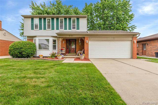 front view picture of 3039 Elmcrest Road, Sterling Heights, MI. 48310