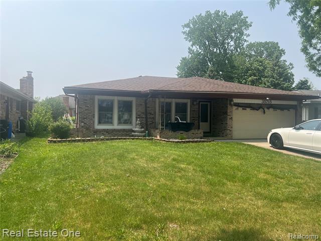 front view picture of 35715 Maureen Dr, Sterling Heights, MI. 48310