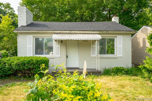 front view picture of 21890 Sharkey, Clinton Township, MI. 48035