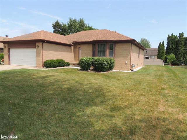 front view picture of 35112 Kensington Ave, Sterling Heights, MI. 48312