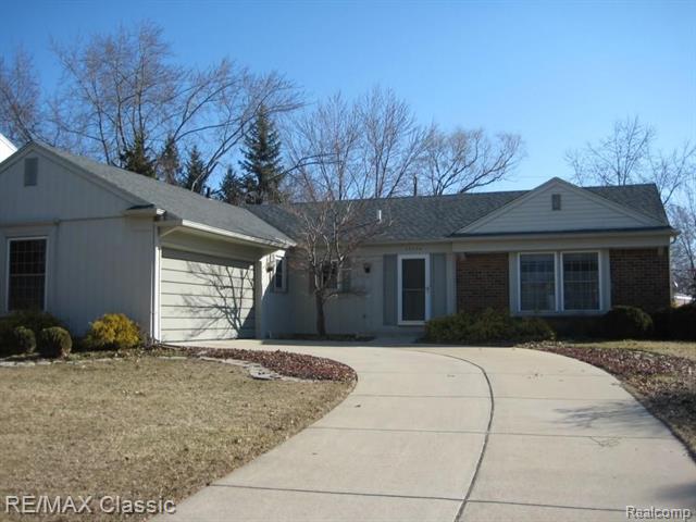 front view picture of 35590 Hatherly Place, Sterling Heights, MI. 48310