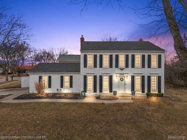 front view picture of 35630 Hatherly Place, Sterling Heights, MI. 48310