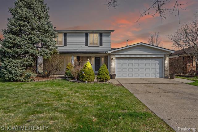 front view picture of 11151 Brougham Dr, Sterling Heights, MI. 48312