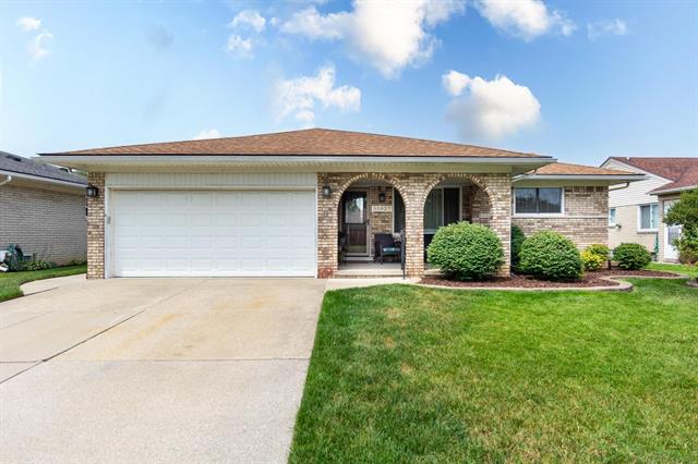 front view picture of 35827 Rainbow Dr, Sterling Heights, MI. 48312