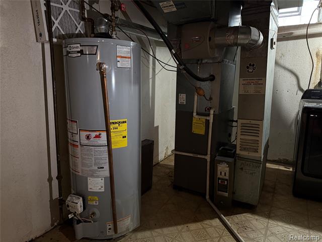 front view picture of 3650 Veronica Dr, Sterling Heights, MI. 48310