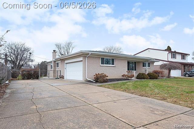 front view picture of 3461 Lancaster Dr, Sterling Heights, MI. 48310
