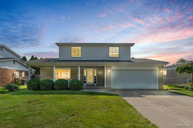 front view picture of 35700 Dearing Dr, Sterling Heights, MI. 48312
