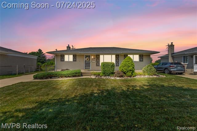 front view picture of 12077 Brougham Dr, Sterling Heights, MI. 48312