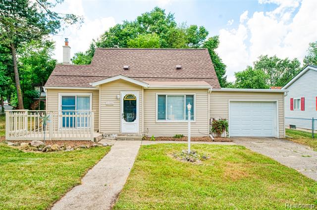 front view picture of 21565 Waldron St, Farmington, MI. 48336