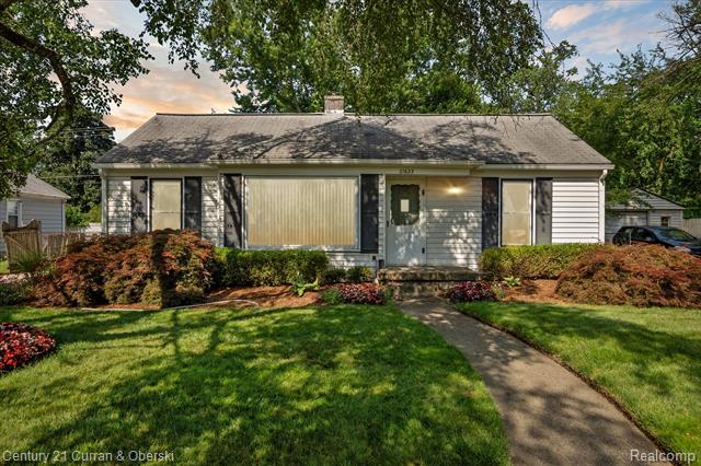 front view picture of 21623 Tulane Ave, Farmington, MI. 48336