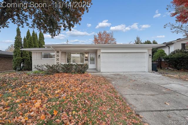 front view picture of 5232 Dickson Dr, Sterling Heights, MI. 48310