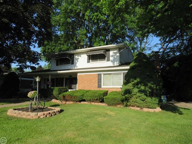 front view picture of 35541 Grayfield Dr, Sterling Heights, MI. 48312