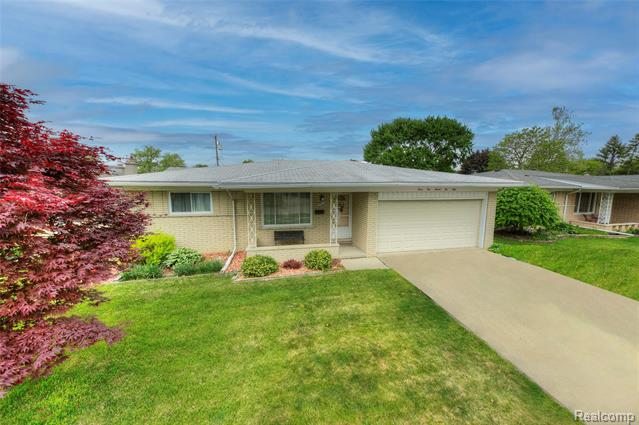 front view picture of 35729 Woodvilla Dr, Sterling Heights, MI. 48312