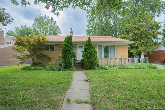 front view picture of 35501 Griswald, Clinton Township, MI. 48035