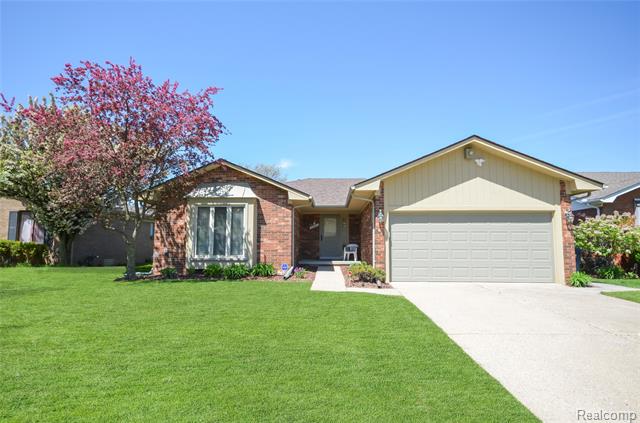 front view picture of 35535 Collingwood Dr, Sterling Heights, MI. 48312