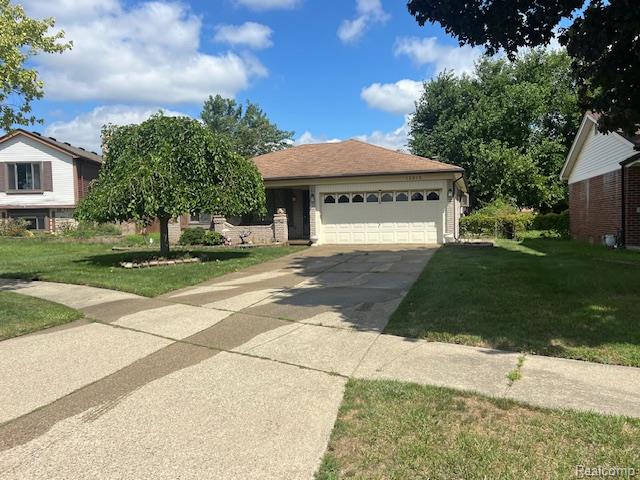 front view picture of 13915 Wales Court, Sterling Heights, MI. 48312