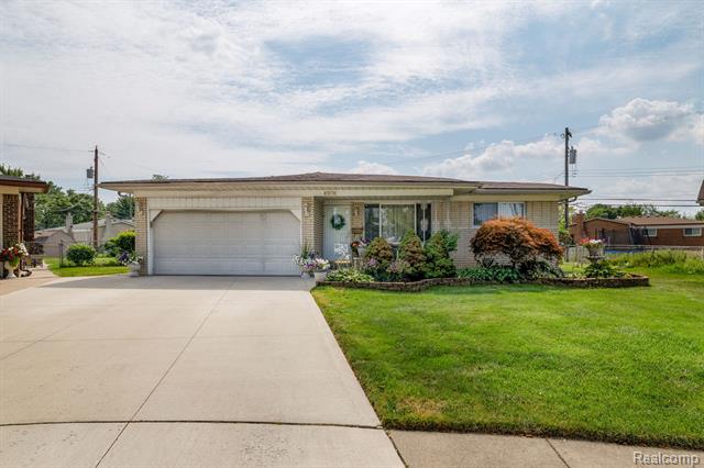 front view picture of 4908 Kadena Court, Sterling Heights, MI. 48310