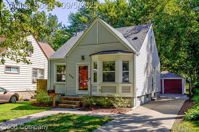 front view picture of 350 Laprairie St, Ferndale, MI. 48220