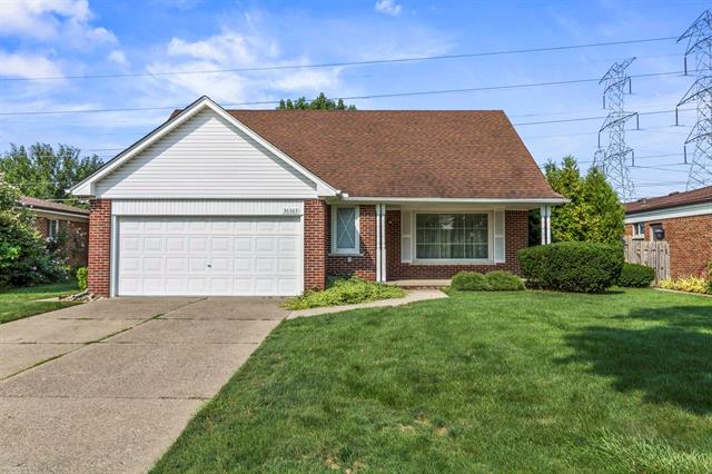 front view picture of 36365 Idaho Dr, Sterling Heights, MI. 48312